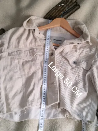 Chaqueta Cropped Stradivarius de pana Beige tallaM