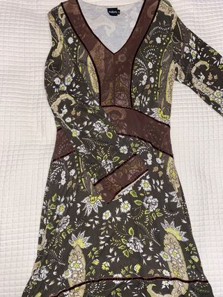 Vestido floral marrón