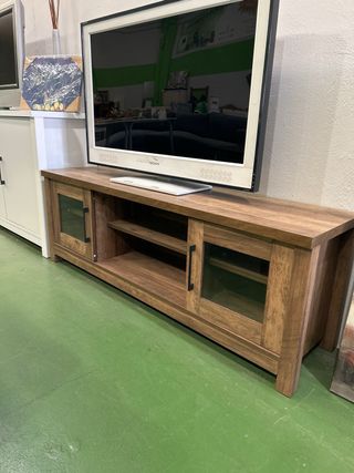 Mueble TV madera con puertas de cristal