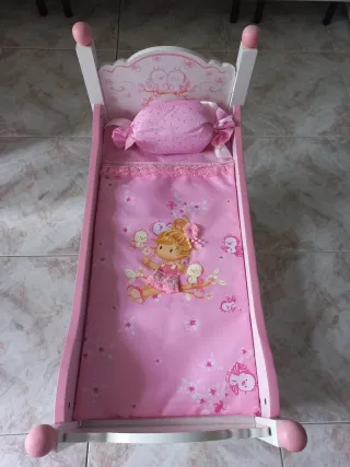 Literas de madera para muñecas