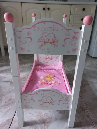 Literas de madera para muñecas