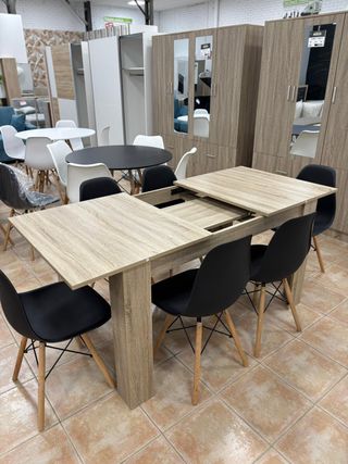 Mesa extensible y 6 sillas modernas