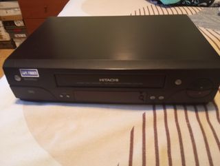 Reproductor VHS Hitachi + Lote Pelis 2ª Guerra Mun