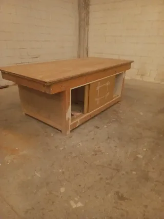 Mesa de trabajo de madera