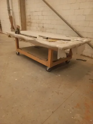 Mesa de trabajo de madera