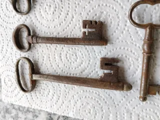 Set 7 Chiavi Antiche in Ferro Battuto