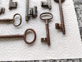 Set 7 Chiavi Antiche in Ferro Battuto