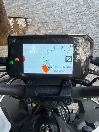 KTM DUKE 125 Blanca y Naranja