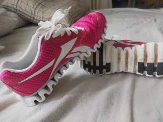 Deportivas Reebok Fucsia y Blancas