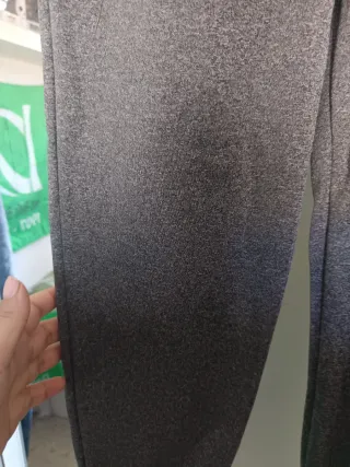 Pantalón chándal McKenzie gris.