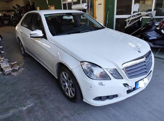 Faro mercedes-benz 226164 a2128208261 clase 1.8 mt