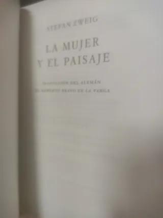 La mujer y el paisaje (Acantilado/ Cliff) (Span...
