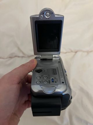 Cámara JVC Everio GZ-MG21E ESTROPEADA + Accesorios