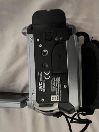 Cámara JVC Everio GZ-MG21E ESTROPEADA + Accesorios