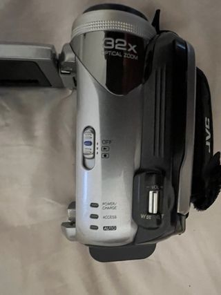 Cámara JVC Everio GZ-MG21E ESTROPEADA + Accesorios