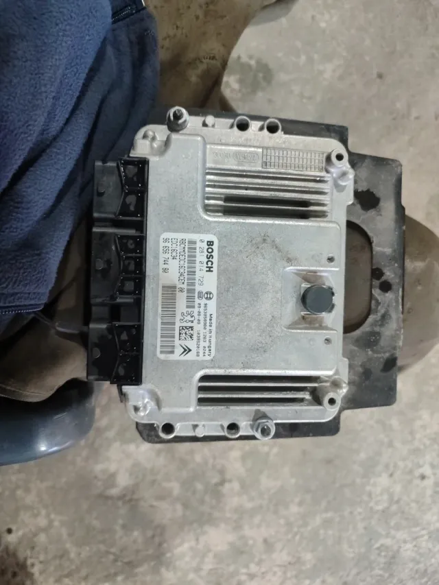 Centralita Bosch Citroen C4 Picasso 0281014729