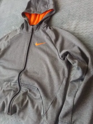 Sudadera con capucha Nike Dri-Fit para niños