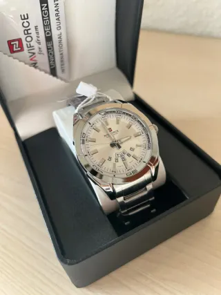 Reloj Naviforce Plata y Blanco