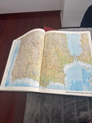 libro antiguo en perfectas condiciones mapas