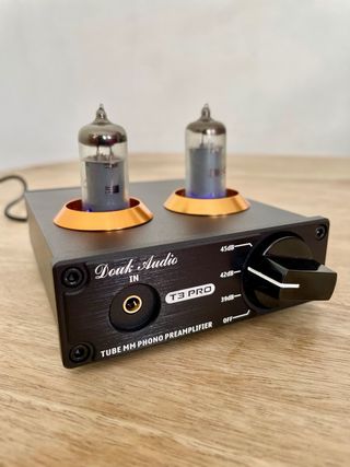 Previo Phono a válvulas + 2 válvulas rusas