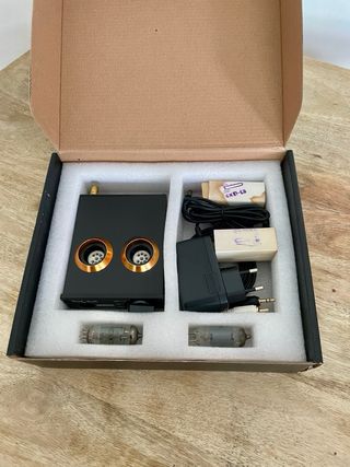 Previo Phono a válvulas + 2 válvulas rusas