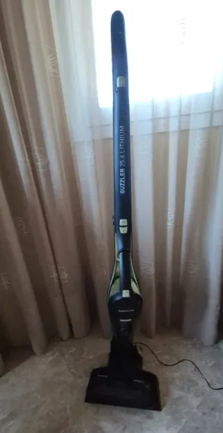 Aspirador Taurus Guzzler 25.6 Lithium