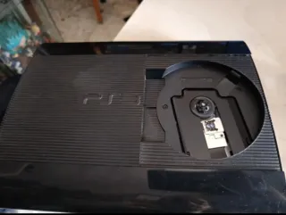 PS3 Super Slim 500 GB Completa + Accesorios