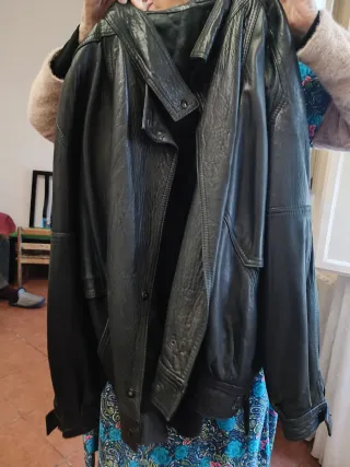 Chaqueta de piel negra