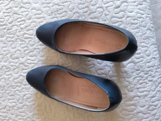 Zapatos de tacón de piel azul mujer