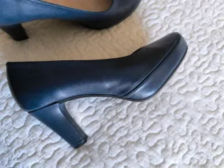 Zapatos de tacón de piel azul mujer