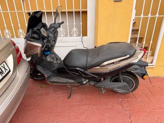 Moto eléctrica Ebroh Estrada 20th 90km