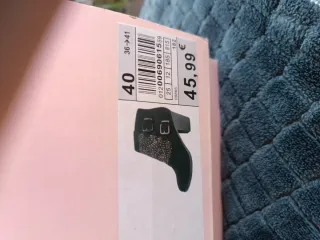 Botín mujer negro con tachuelas