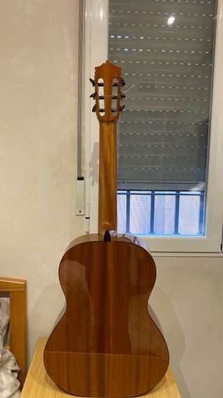 Guitarra Clásica + Accesorios