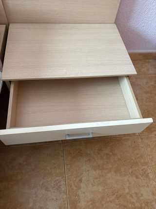 Cama completa: somier, colchón, cabezal y mesitas