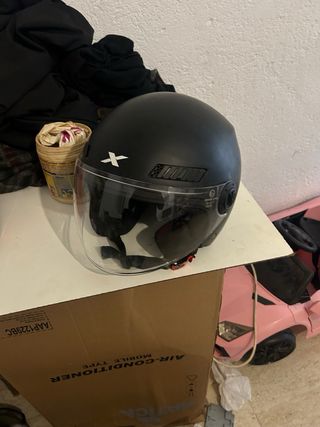 Casco de moto blanco