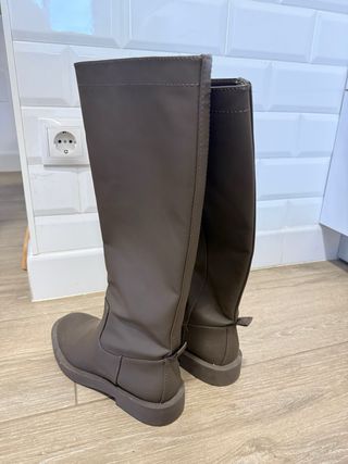 Botas altas Zara marrones