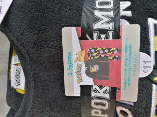 Pijama Pokémon Primark Negro/Morado Talla 12-13
