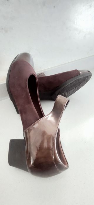 Zapatos salón Hualun Rote marrones