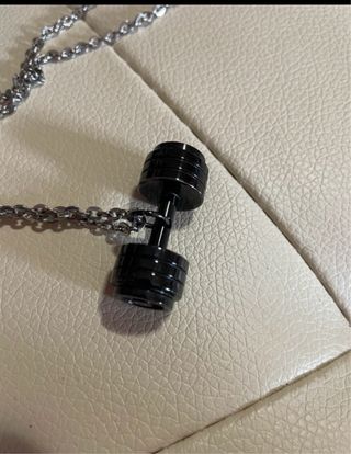 Collana con ciondolo pesetto