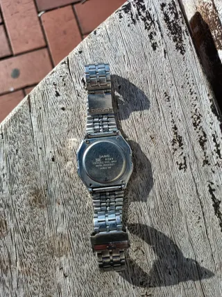 Reloj Casio Dorado y Plateado