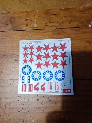 Maqueta ICM Tupolev TB-3 Bombardero Soviético 1/72