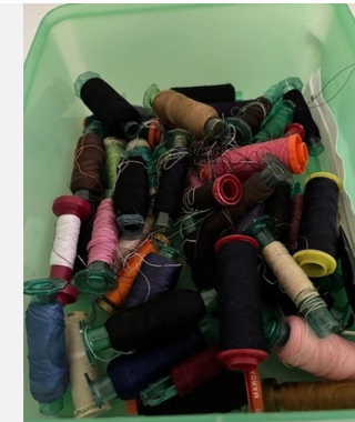 Cofanetto da sarta vintage in legno