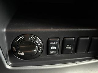 Nissan Pathfinder  188,000KM! garantia incluida)