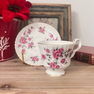 Taza y plato porcelana inglesa Royal Windsor.