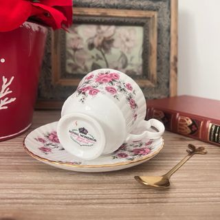 Taza y plato porcelana inglesa Royal Windsor.