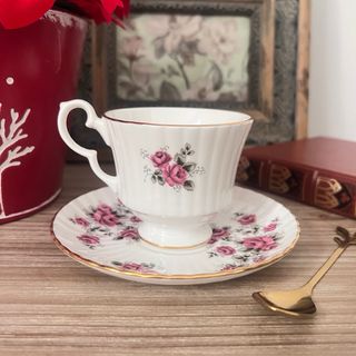 Taza y plato porcelana inglesa Royal Windsor.