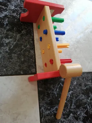 Juego infantil de madera con mazos