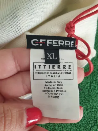 Berretto Gianfranco Ferrè con scritte nuovo