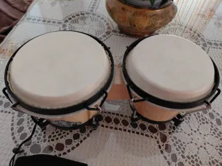 Bongos de madera sin estrenar