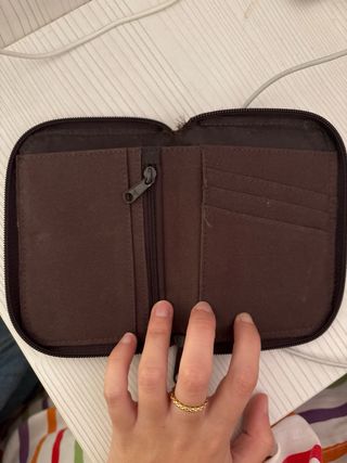 Cartera Roxy con cremallera y estampado